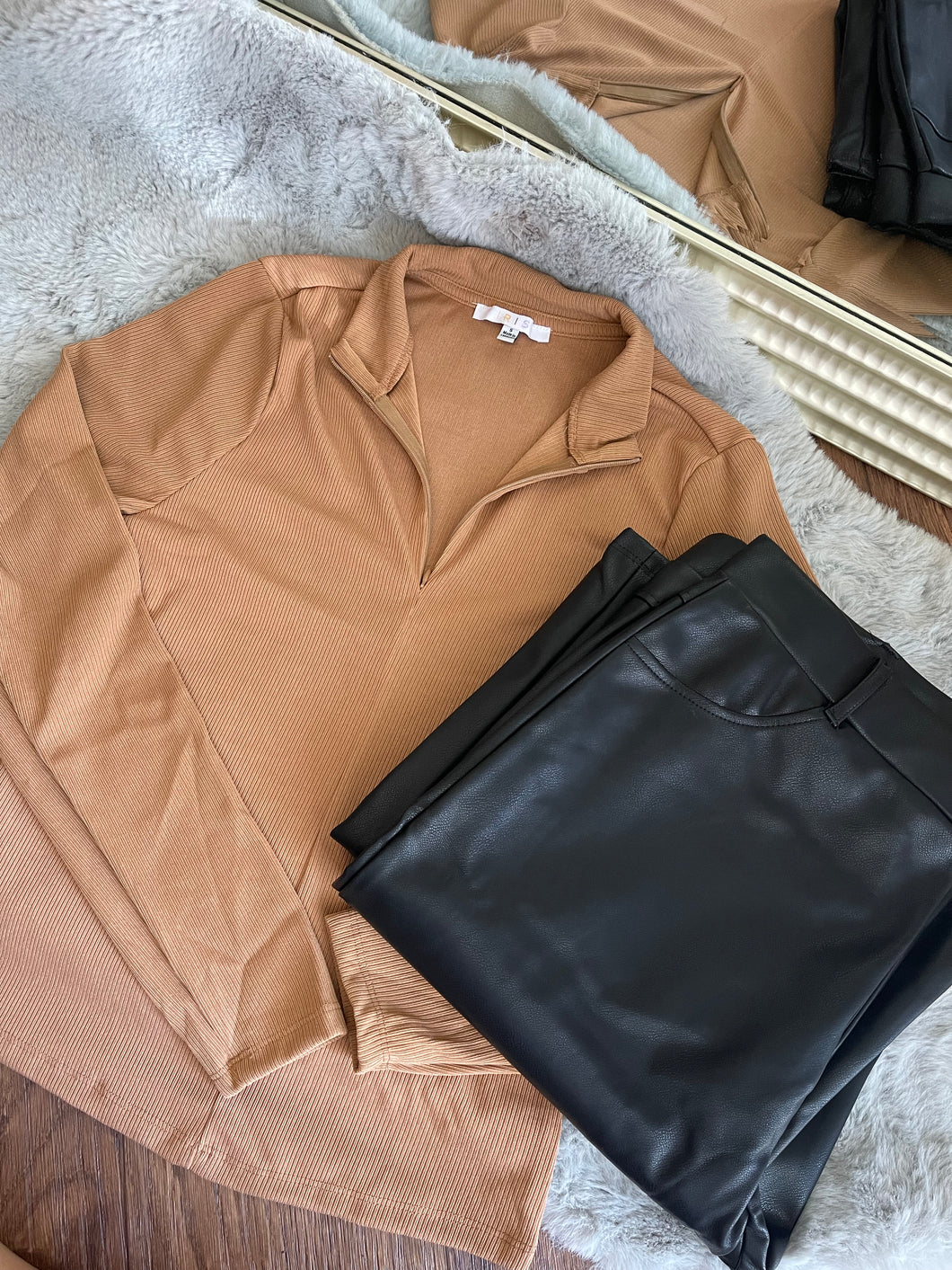 Zipper collar top