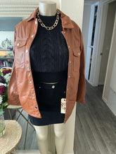 Cargar imagen en el visor de la galería, Pleather jacket
