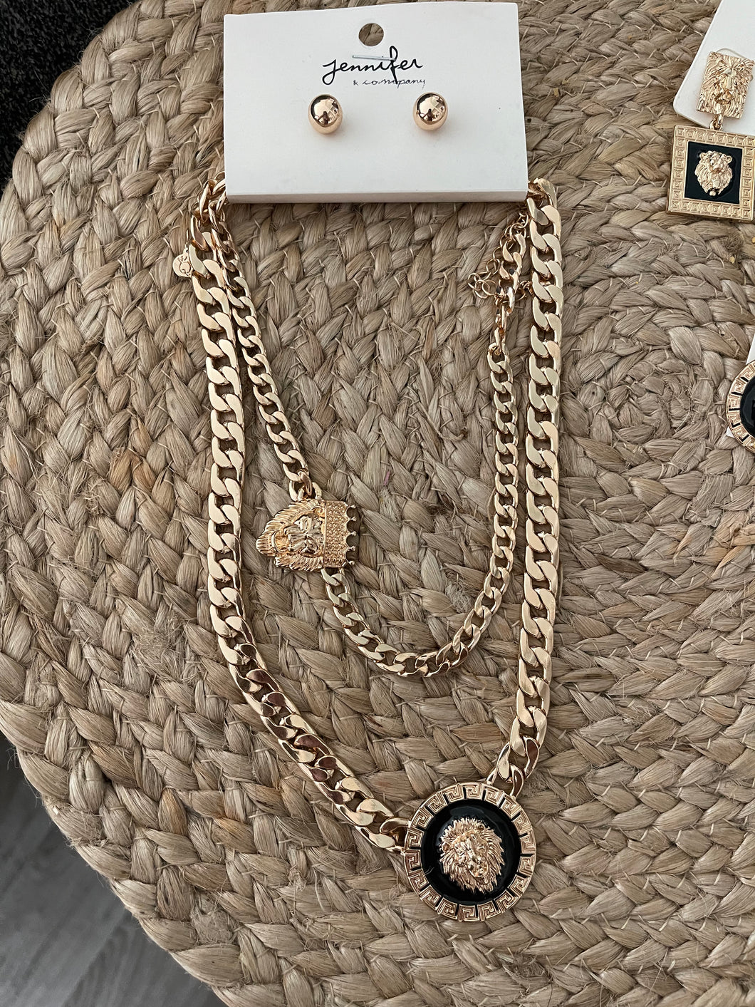 Lion double chain