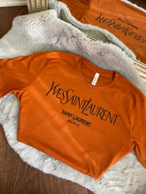 Cargar imagen en el visor de la galería, Rust orange Saint tee
