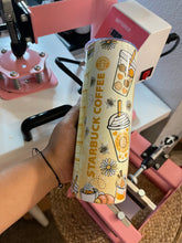 Cargar imagen en el visor de la galería, Pooh bear cafecito &amp; chisme tumble
