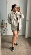 Cargar imagen en el visor de la galería, Paisley oversized shacket
