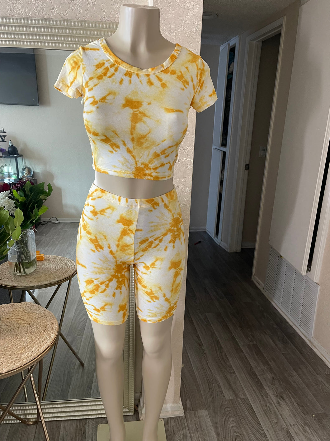 Yellow tie dye set