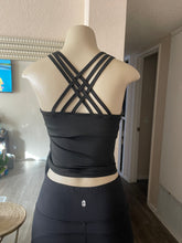 Cargar imagen en el visor de la galería, Criss cross active top
