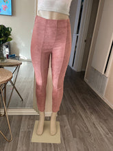 Cargar imagen en el visor de la galería, Pretty suede pants
