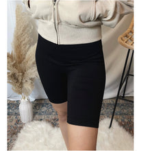 Load image into Gallery viewer, Blk ribbed biker shorts
