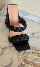 Cargar imagen en el visor de la galería, Braided block heels

