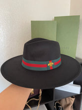 Cargar imagen en el visor de la galería, Bee sombrero
