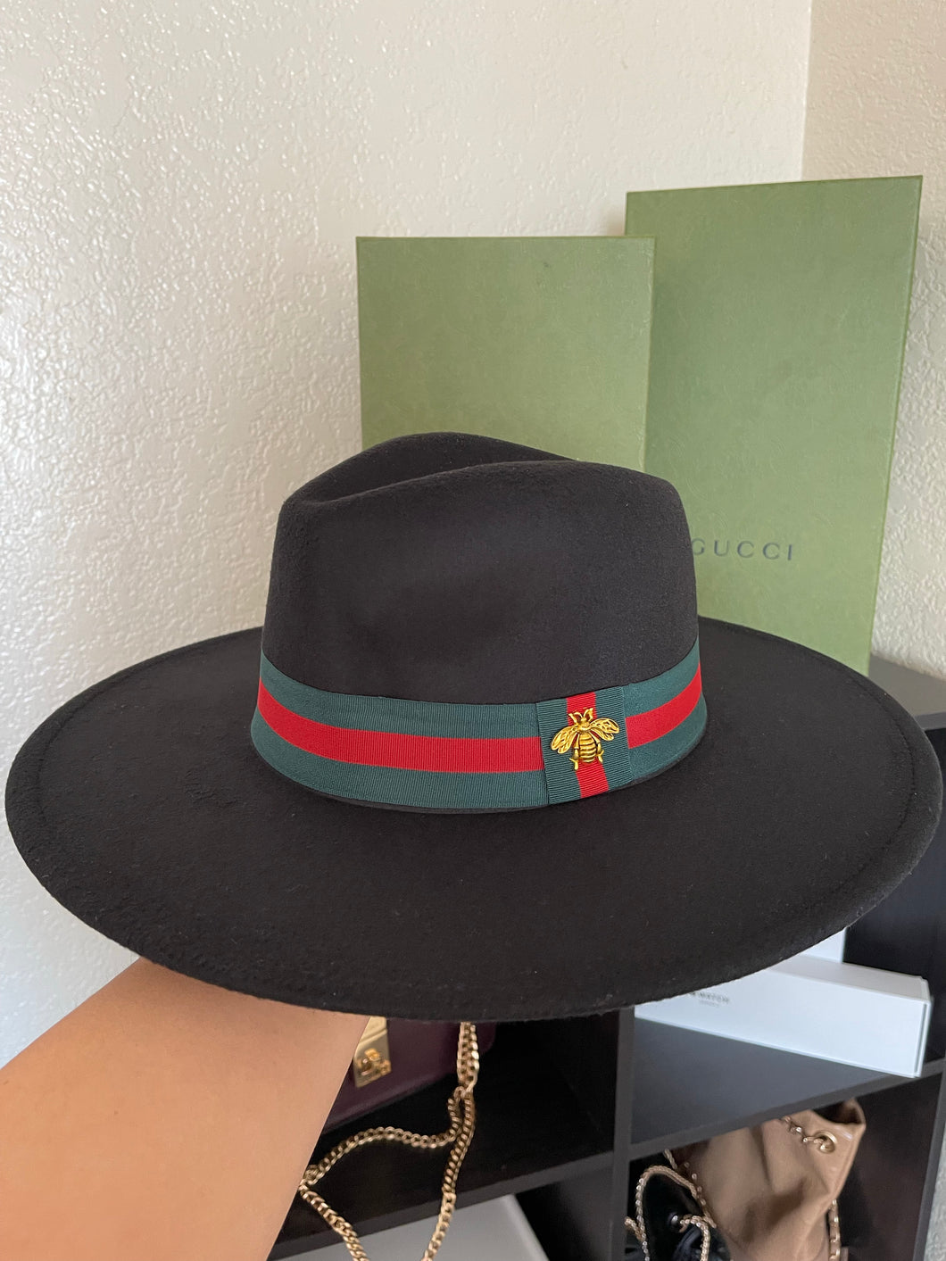 Bee sombrero