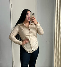 Cargar imagen en el visor de la galería, Strictly business button up
